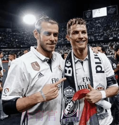 贝尔来到皇马训练地探访老队友 和安帅拥抱